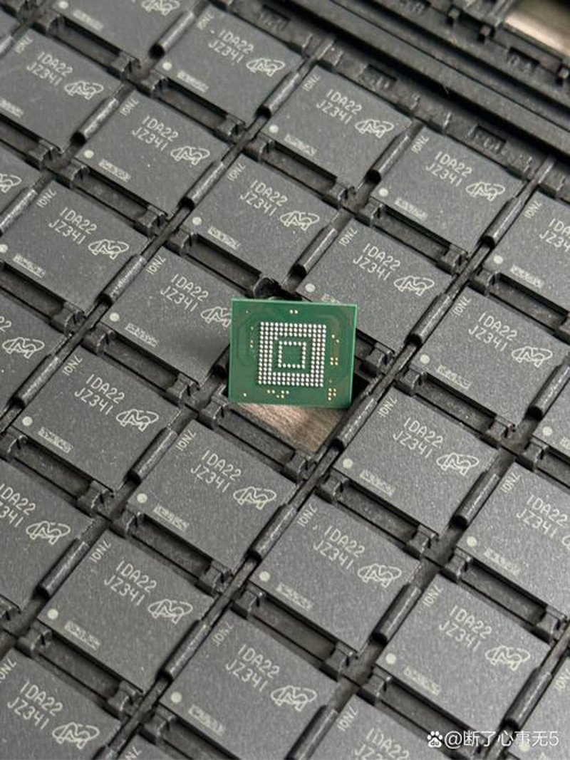 集成电路：技术与市场的双轨驱动